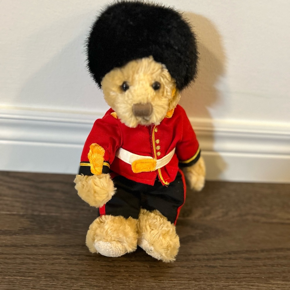 Royal Collection~Buckingham Palace Guardsman Teddy Bear